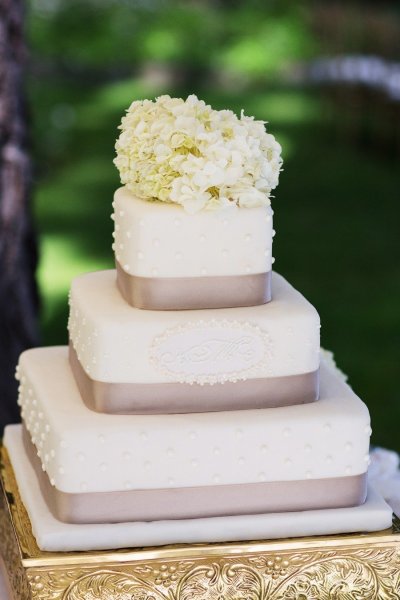 Tradição do bolo de casamento: congelar o topo para o primeiro aniversário